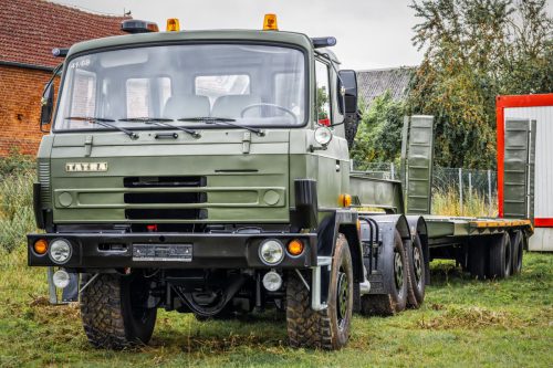 Blaulichttage 2025, Tatra 815 mit Tieflader