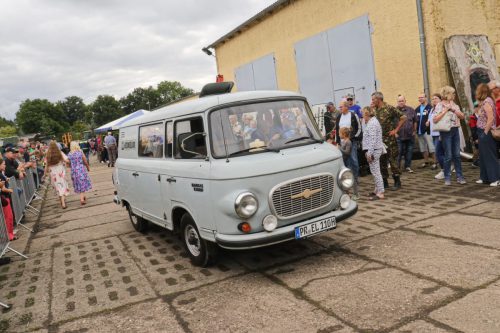 Blaulichttage 2025, Modenschau, Baras B1000